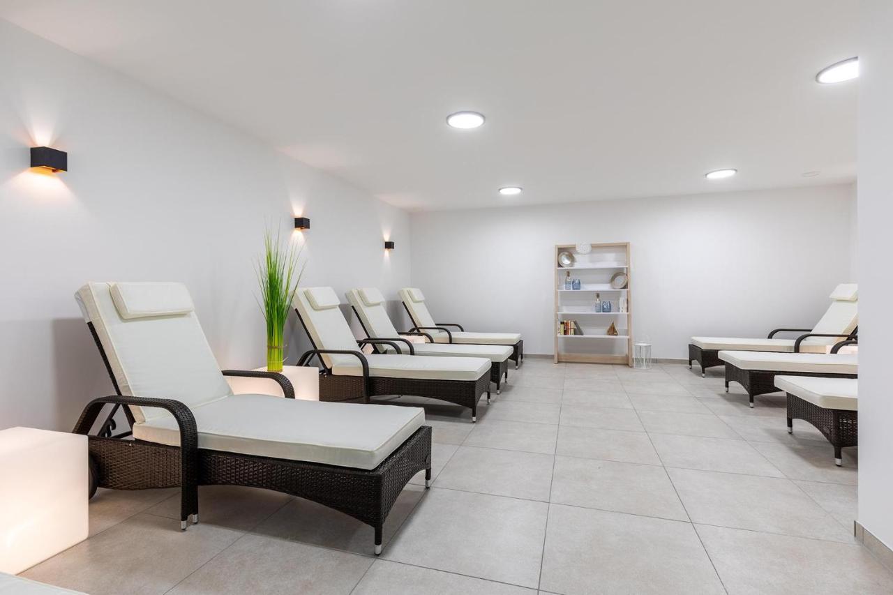 Aparthotel Ostseeallee Aparthotel Ostseeallee 4-31 Болтенхаген Екстериор снимка